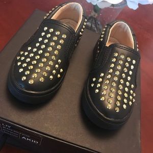 AKID - LIV Gold Stud (black)